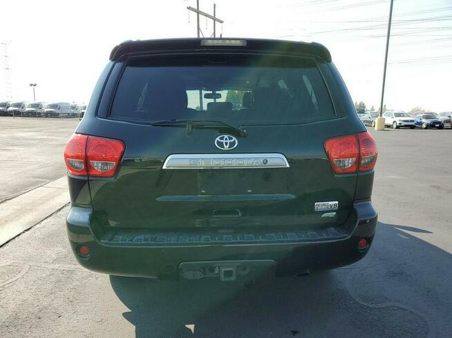 Toyota Sequoia 5.7 V8