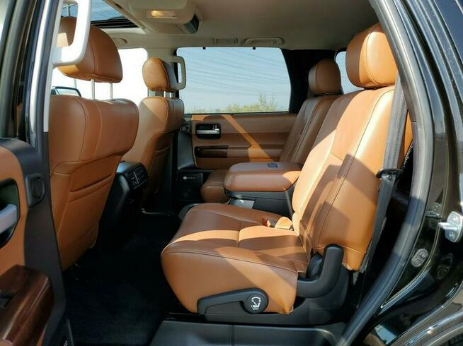 Toyota Sequoia 5.7 V8