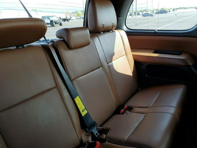 Toyota Sequoia 5.7 V8