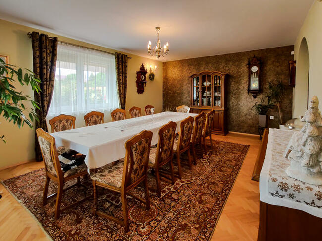 Sprzedam duży dom + halę pod Krakowem / Mogilany.