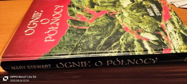 Książka Mary Stewart - 0gnie o północy