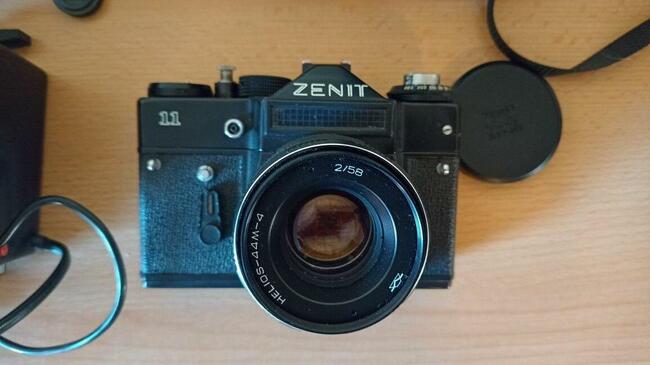 Zenit 11, lampa błyskowa i suszarka