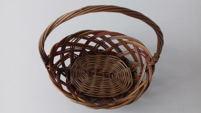 Koszyk wiklinowy barwiony, do sprzedania