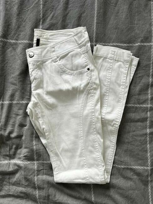 Białe spodnie RESERVED