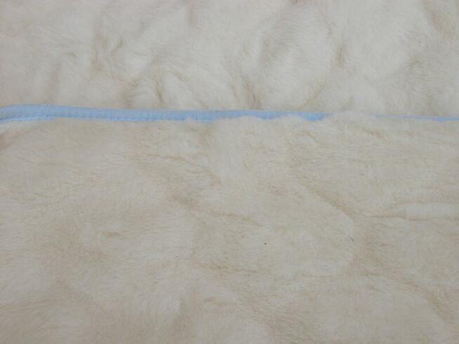 koc narzuta na łóżko z wełny 190/133cm