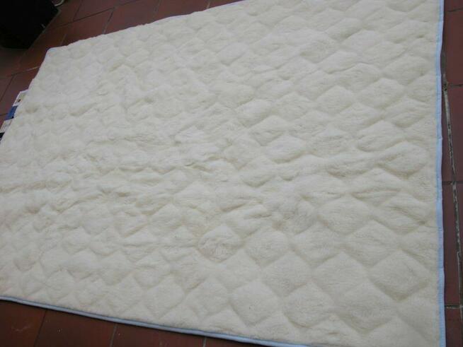 koc narzuta na łóżko z wełny 190/133cm