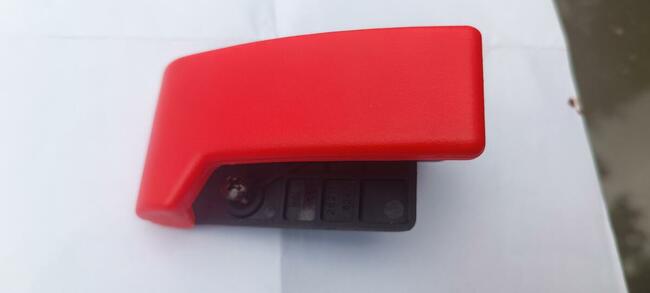 Uchwyt odryglowania komory silnika Mercedes