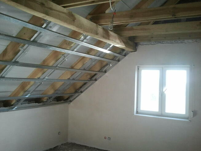 Docieplanie stropodachów, ścian i poddaszy. Wełna, celuloza.