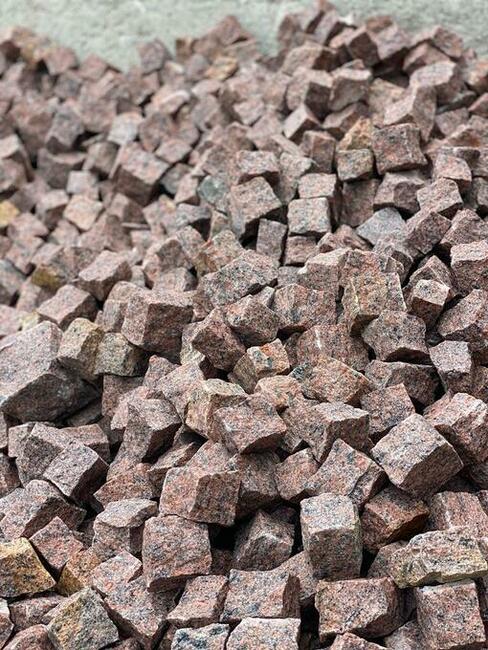 Kostka granitowa Vanga surowo łupana 4/6