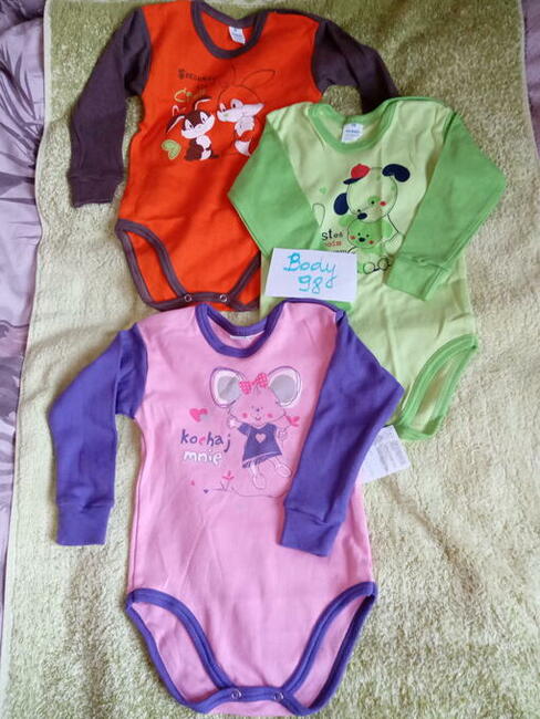 Nowe ubranka dla niemowląt i dzieci