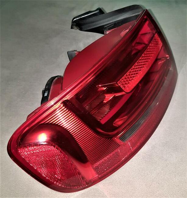 Oryginalna lampa - lewy tył Audi A4 B8 (Sedan)