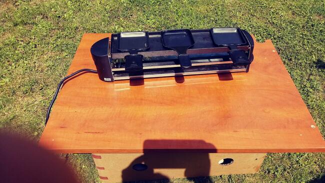 Grill Raclette mały 650 w -używany-sprawny