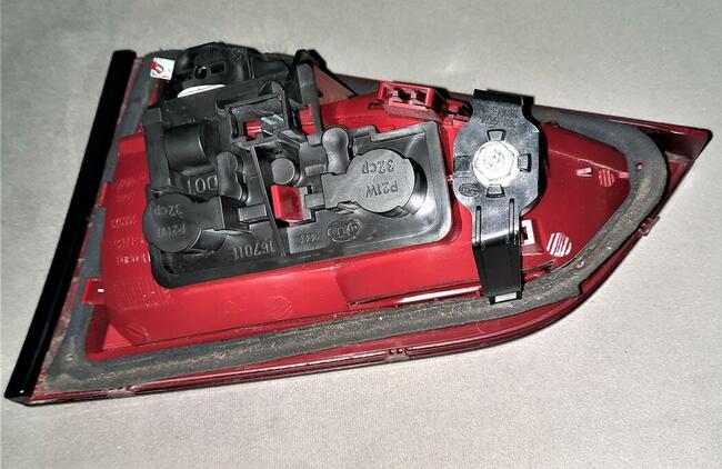 Oryginalna lampa - lewy tył Audi A4 B8 (Sedan)