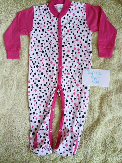 Nowe ubranka dla niemowląt i dzieci