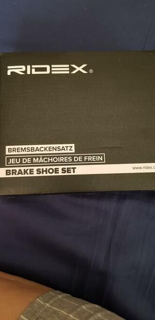 zestaw szczęk hamulcowych,- tył Volvo 850
