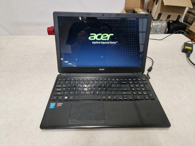 Laptop Acer Aspire E1