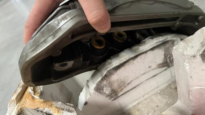 Syndyk sprzeda - zaciski hamulcowe Audi Ceramic