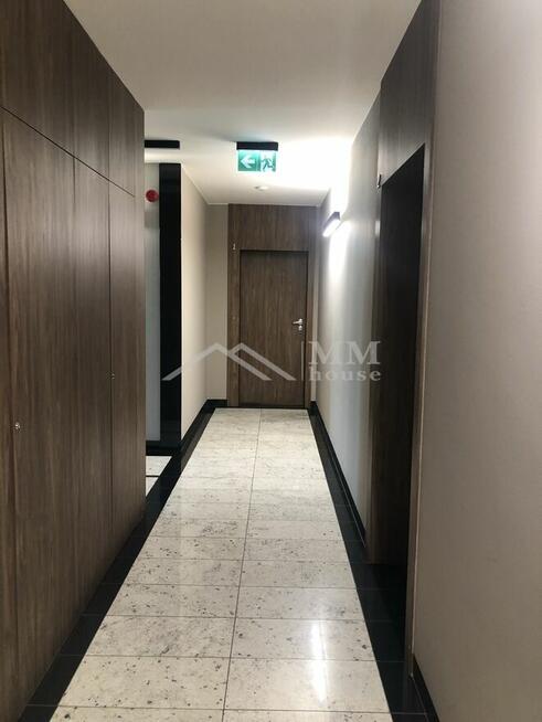 Nowoczesne mieszkanie z ogródkiem i garażem