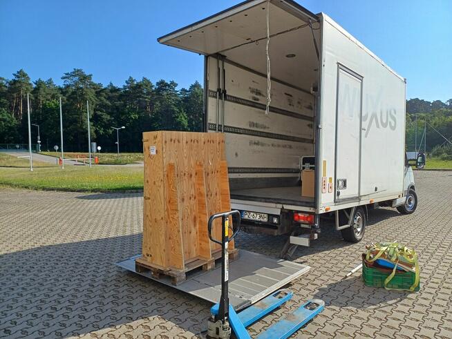 Transport Poznań Samochód z windą Usługa transportowa