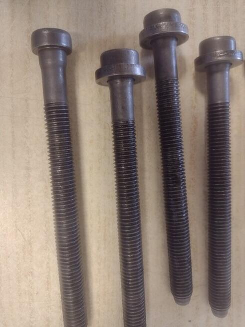 Śruba wałka rozrządu VW T5 2.0 TDI