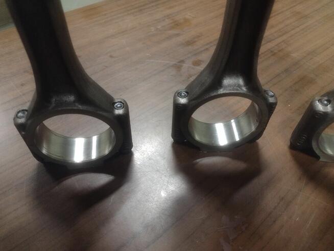 Tłok z korbowodem VW T5 lift 2.0 TDI