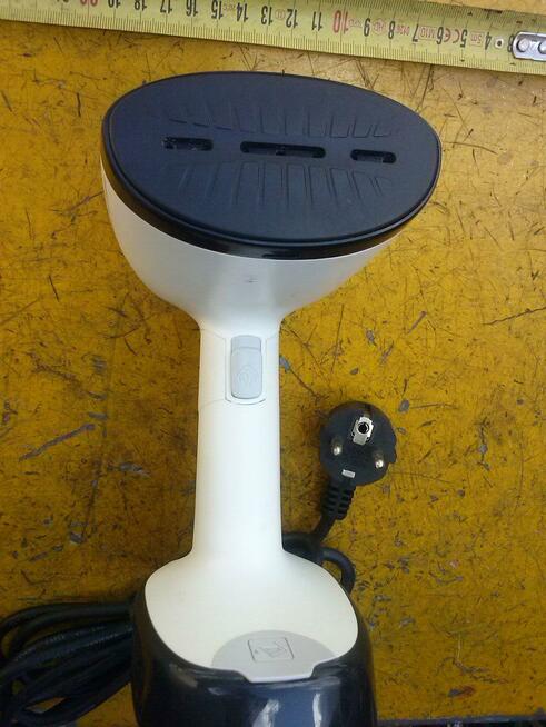 Parownica do ubrań, Tefal, 40 zł.