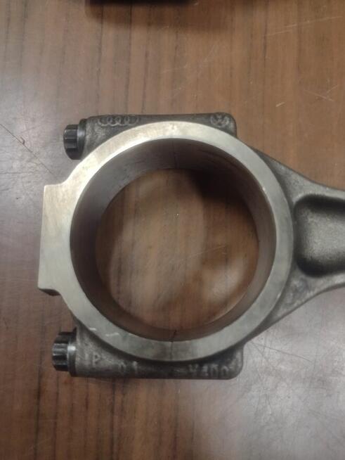 Tłok z korbowodem VW T5 lift 2.0 TDI