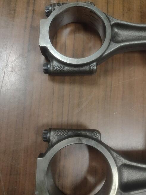 Tłok z korbowodem VW T5 lift 2.0 TDI