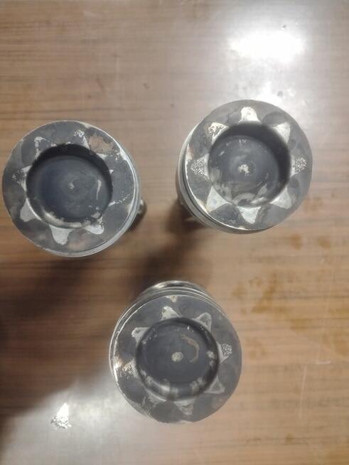 Tłok z korbowodem VW T5 lift 2.0 TDI