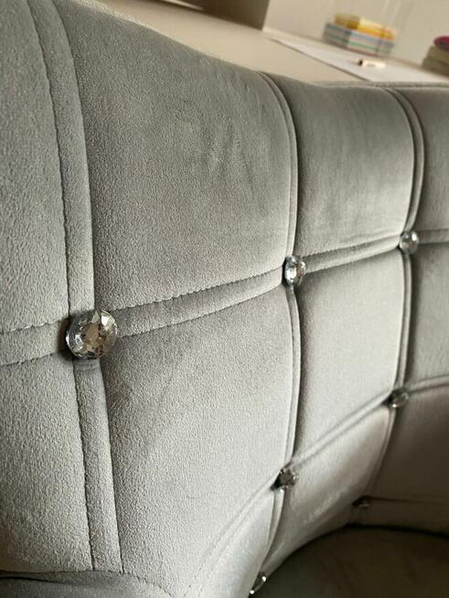 Fotel HR804CN tapicerowany z osobnym guzikami