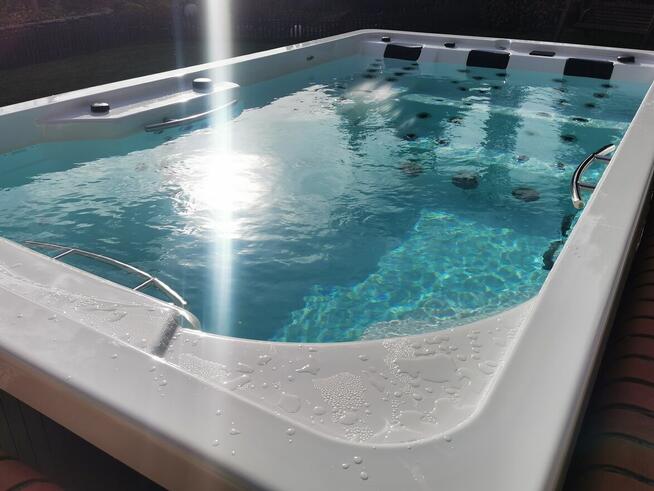 Budowa basenów i sklep z basenami