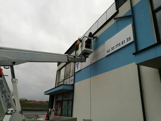 Naprawa oświetlenia w kasetonach reklamowych !! Reklama !!