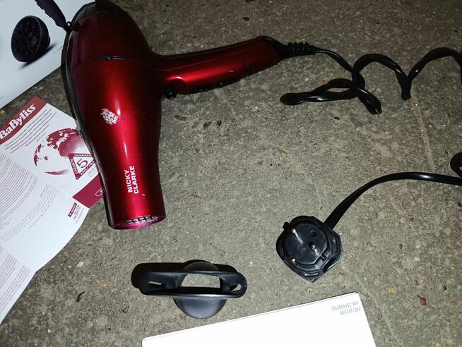 Suszarka do włosów BABYLISS D570DE