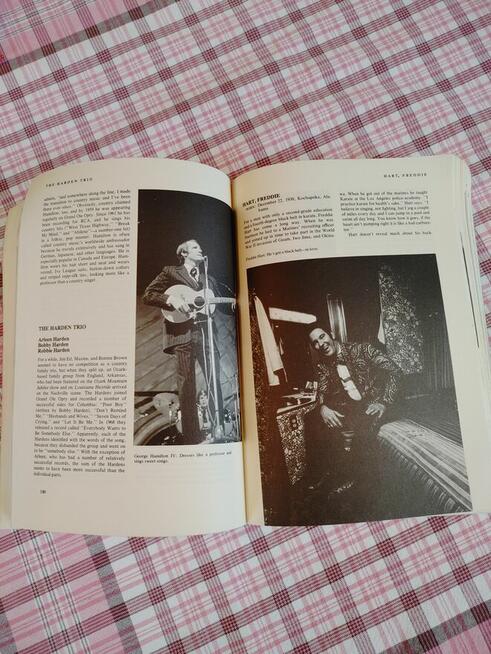 Encyklopedia: THE COUNTRY MUSIC ENCYCLOPAEDIA