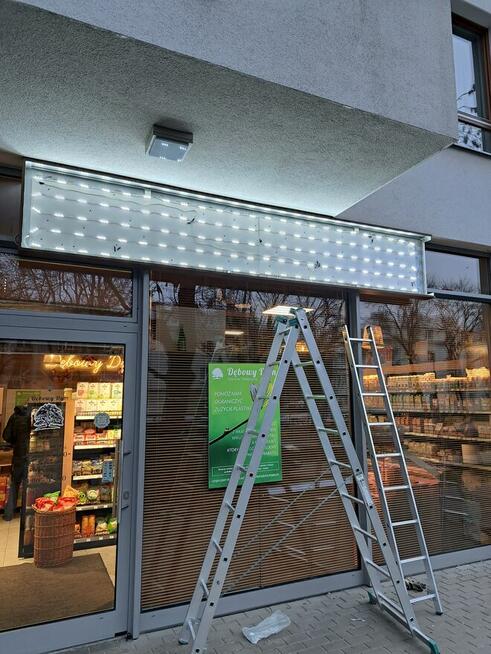 Naprawa oświetlenia w kasetonach reklamowych !! Reklama !!