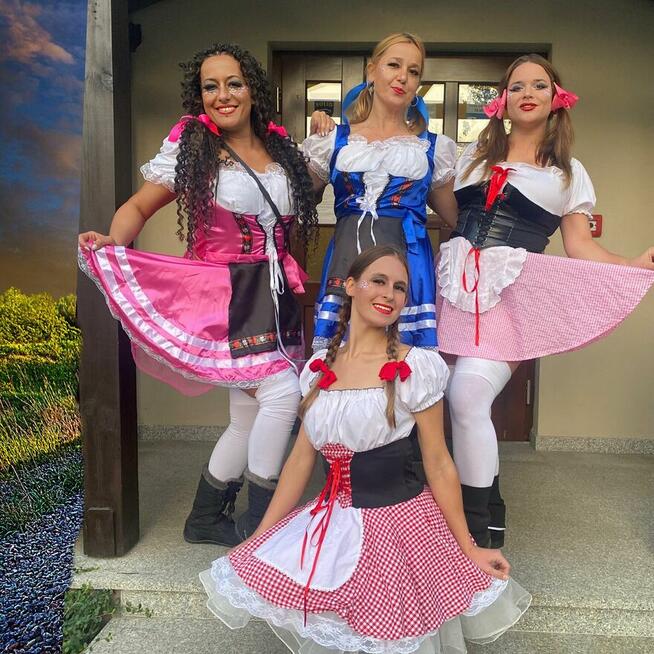 samba brazylijska, salsa, - cancan itp - pokaz tańca