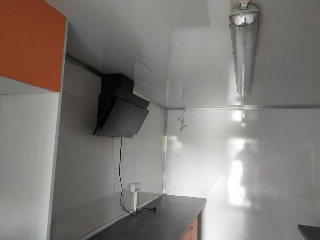 Na szpredaz przyczepa gastronomiczna.