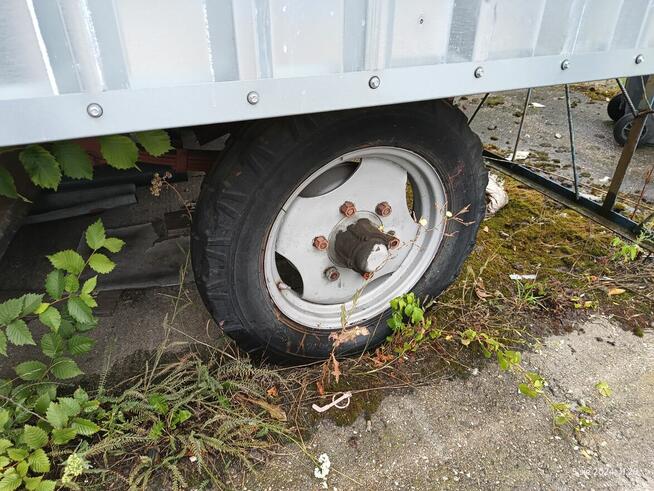 Sprzedam barak na kołach, sprawny, gotowy do użytku.