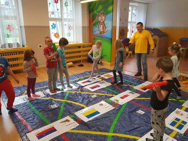 Osoba prowadząca zajęcia dla dzieci. Przedszkola, szkoły.
