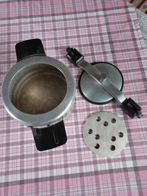 Szybkowar aluminiowy używany - pojemność 2 litry