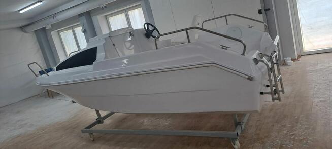 Łódź kabinowa nowa Delfin 435 od producenta