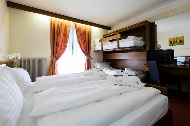 7 dniowy wyjazd narciarski do Włoch 150 km tras Pinzolo