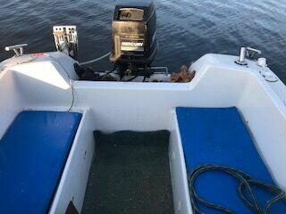 sprzedam jacht motorowy kabinowy z przyczepą p/ł i silnikiem