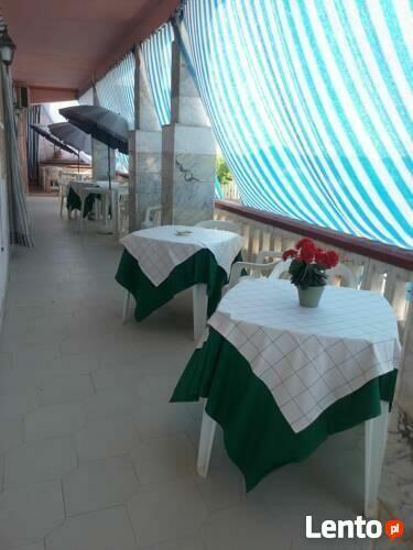 budynek skladajacy sie z 6 apartamentow wlochy morze