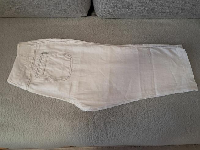 Spodenki damskie - rybaczki, białe, „Canda” do sprzedania