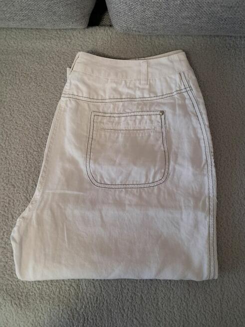 Spodenki damskie - rybaczki, białe, „Canda” do sprzedania