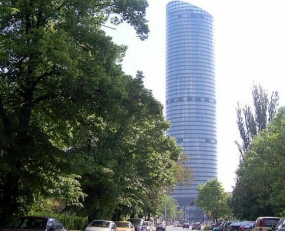 Mieszkanie w okolicy Sky Tower, ul. Powstańców Śląskich