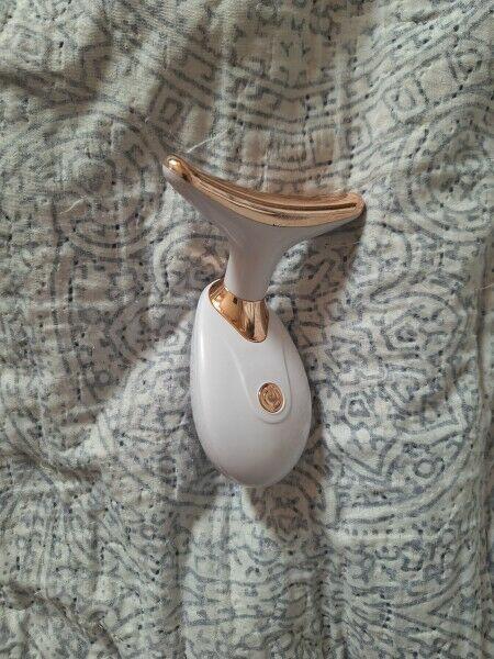 NOWY Elektryczny masażer do twarzy+baterie AAA