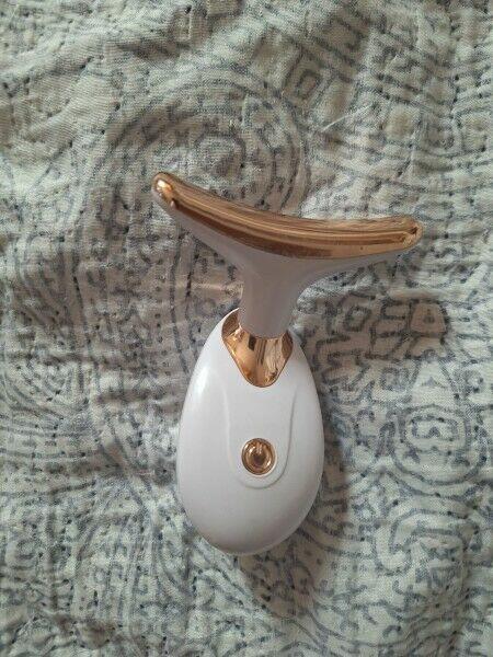 NOWY Elektryczny masażer do twarzy+baterie AAA