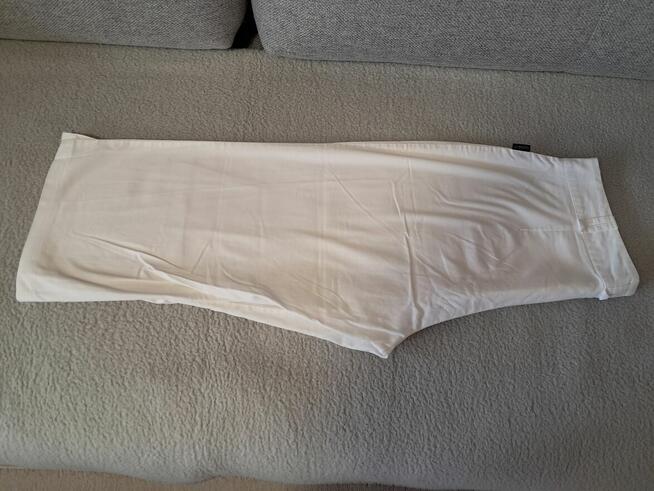 Spodenki damskie - rybaczki, białe, „Mashrum”